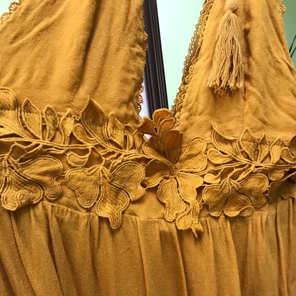 Dress - Picture 2 of 4